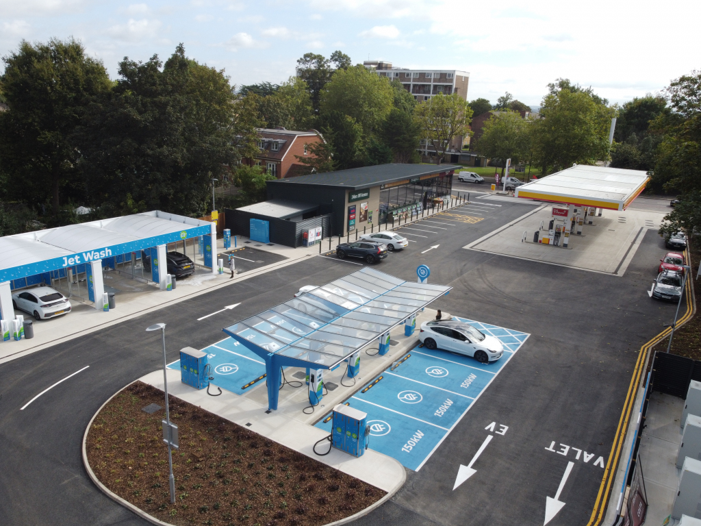 MFG Shell Putney scoops 2022 Forecourt Trader of the Year Award Motor